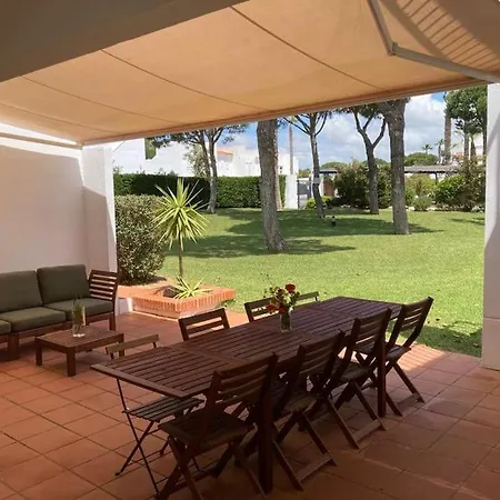 Сasa de vacaciones Bamboo & Golf House